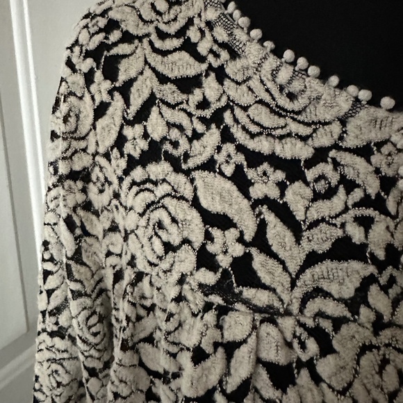 John Paul Richard Textured Floral Bell Sleeve, Black/Cream Blouse with Lace. - Picture 5 of 15